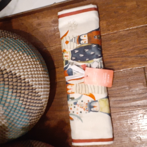 William sonoma Natalie Penguin table Runner 16x108 ins - Picture 1 of 7